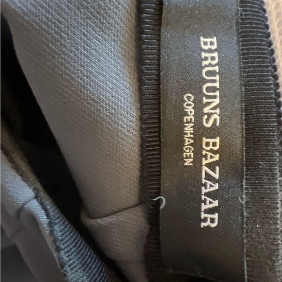 EURO Bruns Bazzar Elegant Gray Women's Skirt with detailed zipper on the back - Picture 6 of 8